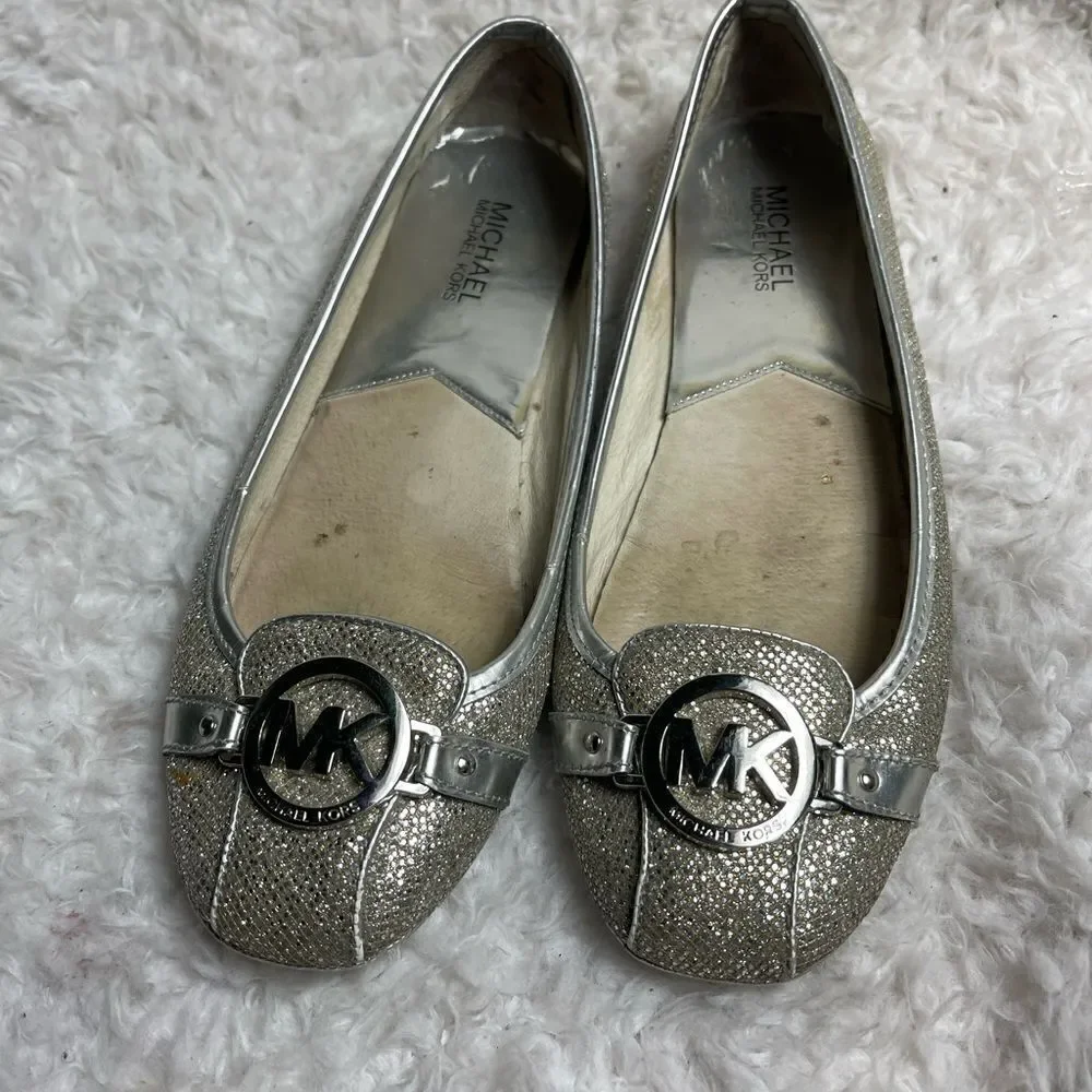 MICHAEL KORS SLIP ON MK LOGO SILVER GLITTER FLAT SHOES SIZE 10NARROW
